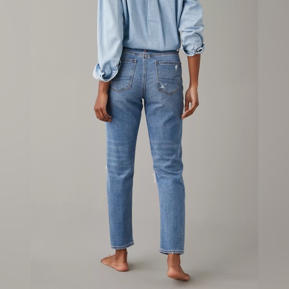 AE ripped mom jean - Picture 4 of 5
